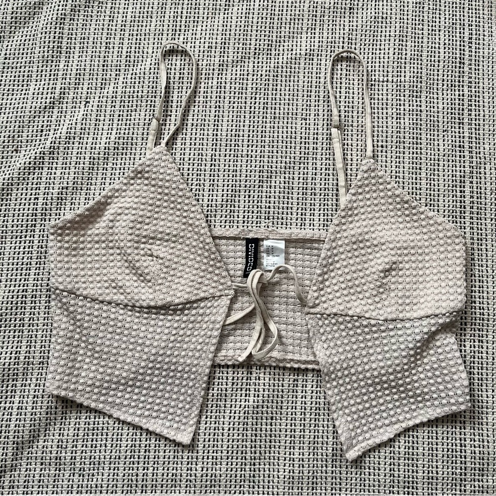 H&M Divided Textured Cream Crop Top
